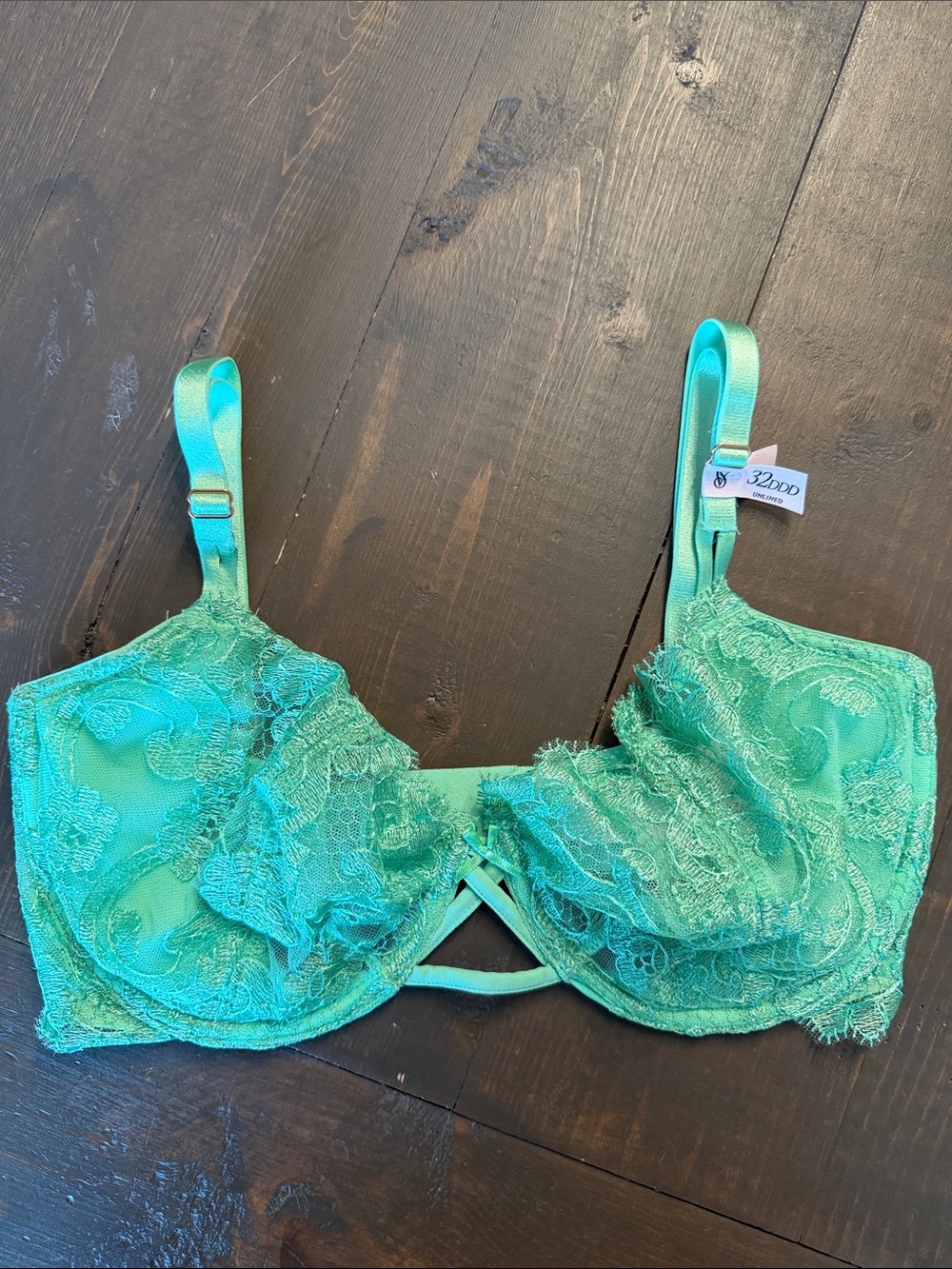 Victoria’s Secret Dream Angels Unlined Push Up Without Padding 32DDD Bra